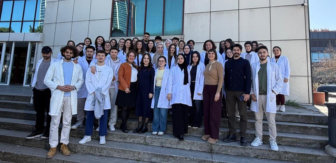 Dijital İş Akışı ve IPS e.max Ceram Art ile Boyama ve Karakterizasyon Kursu